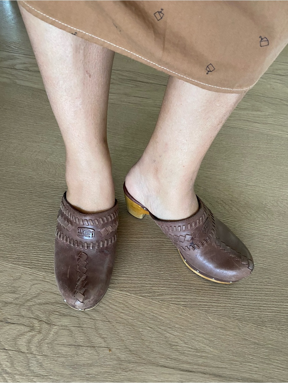 UGG leather heeled platform mules with shearling toe box size 6.5